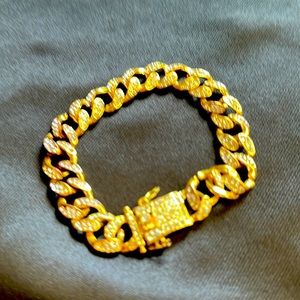 Costume heavy gold and diamond bracelet